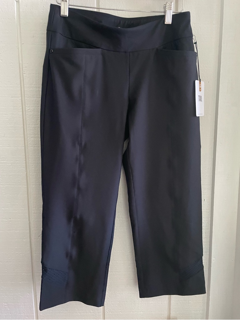 Tail Activewear Black Capri 20â - Size 4